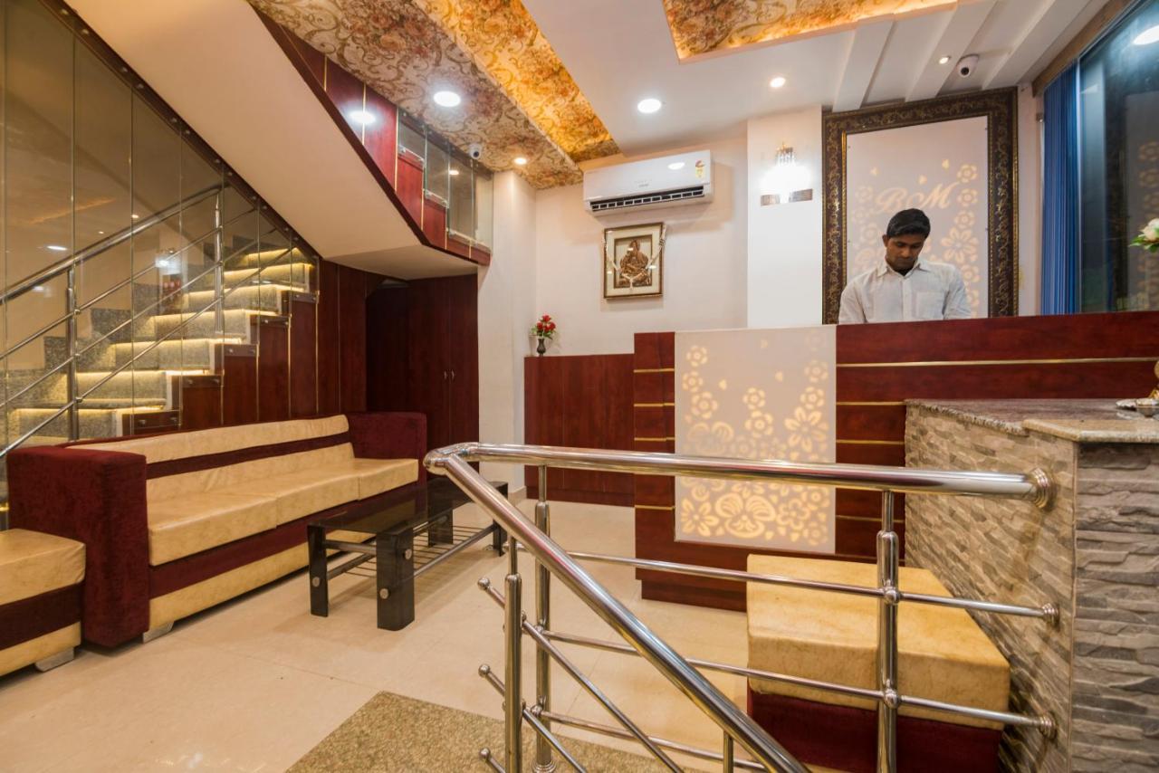 Hotel Bleue Mont Varanasi Exterior photo