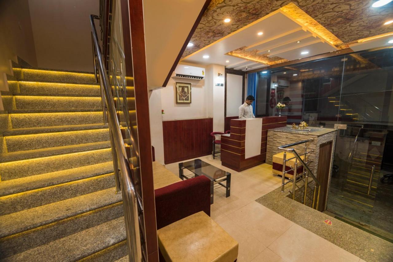 Hotel Bleue Mont Varanasi Exterior photo