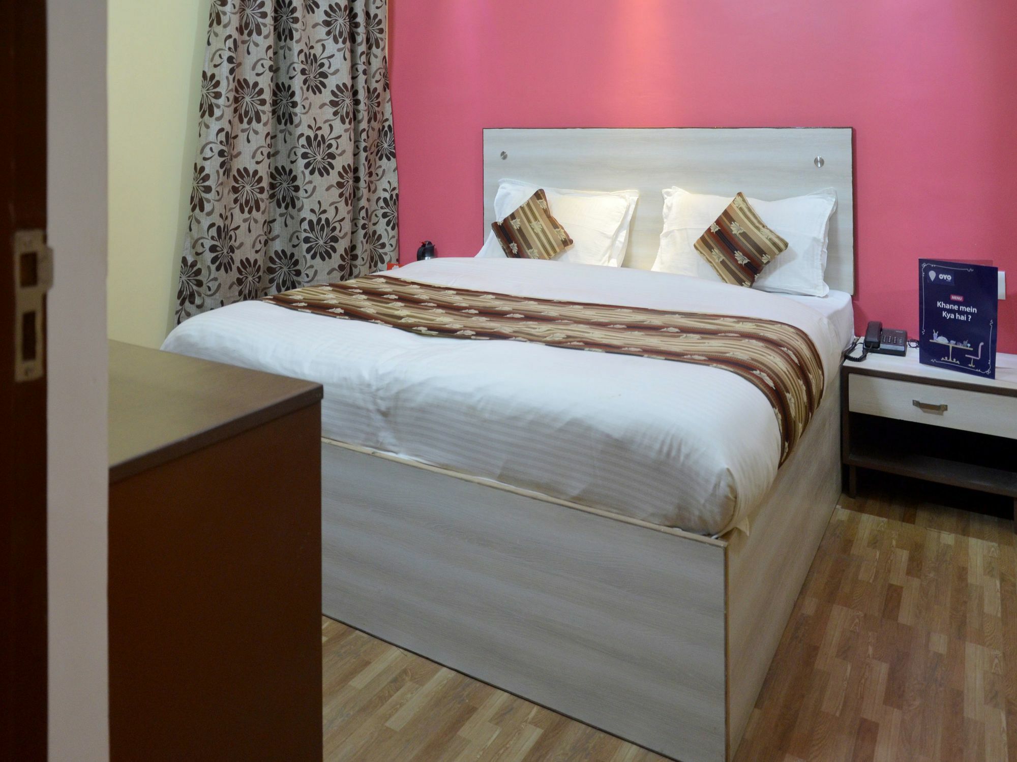 Hotel Bleue Mont Varanasi Exterior photo